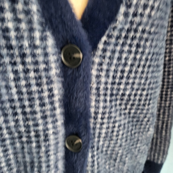 Court & Rowe soft fuzzy eyelash knit cardigan C25 - Picture 6 of 9